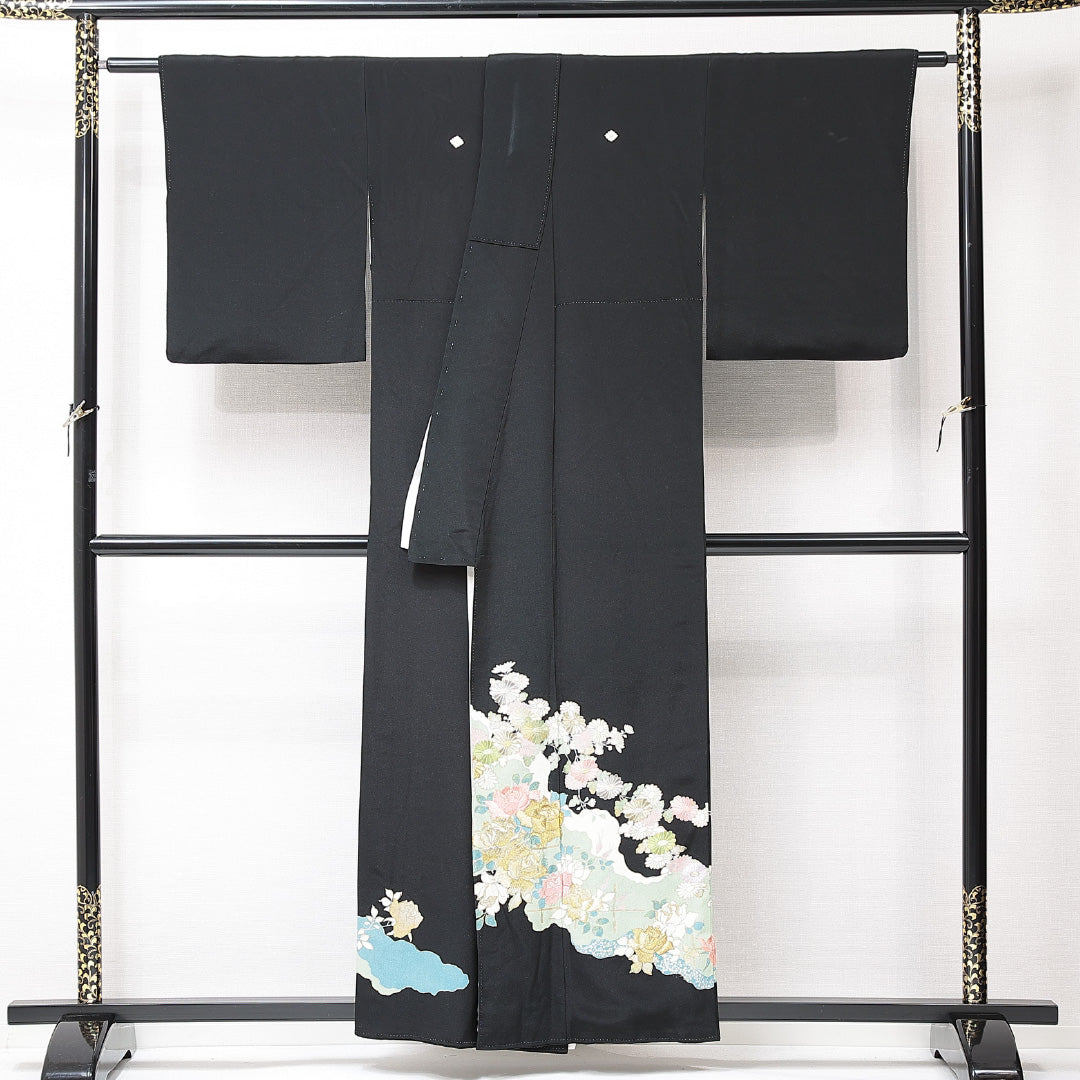 黒留袖 袷 身丈156cm 裄丈62cm 五つ紋 菊菱 フォーマル Cランク Mサイズ 正絹 比翼仕立て 広衿 菊 刺繍 1211-F0699