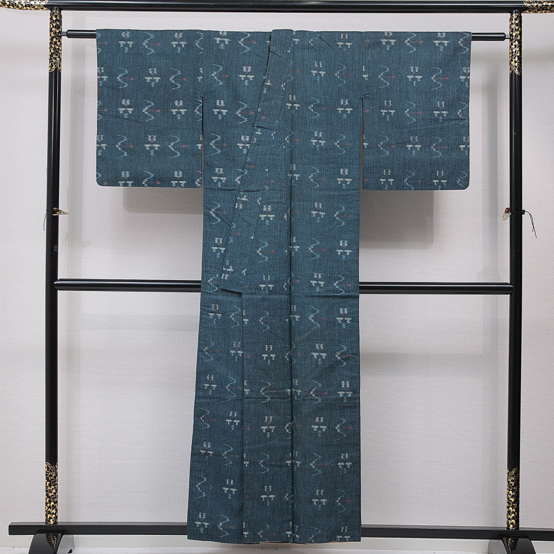 紬 袷 身丈154cm 裄丈62cm 正絹 Bランク カジュアル バチ衿 Sサイズ 絣 紺系 HP 1223-15481