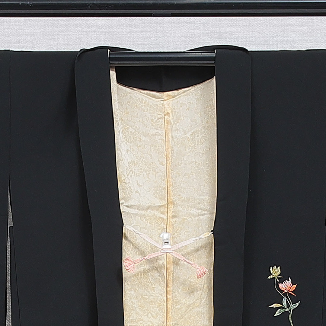 黒羽織 袷 身丈82cm 裄丈65cm 正絹 Aランク Mサイズ インフォーマル 紐あり 薔薇 絵羽羽織 蘇州刺繍 黒系 1217-16155