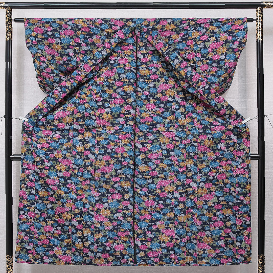 洗える着物 ウールの紬 単衣 身丈150cm 裄丈62cm ウール Sランク カジュアル バチ衿 Sサイズ 菊 多色系 RP 1223-15725
