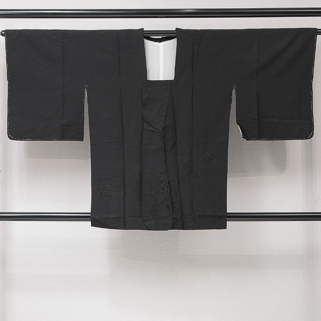 未使用品 道行コート 袷 身丈84cm 裄丈65cm 正絹 Nランク セミフォーマル Mサイズ 蘇州刺繍 汕頭刺繍 しつけ糸 花柄 シック 落ち着き 黒系 RP 1237-15265