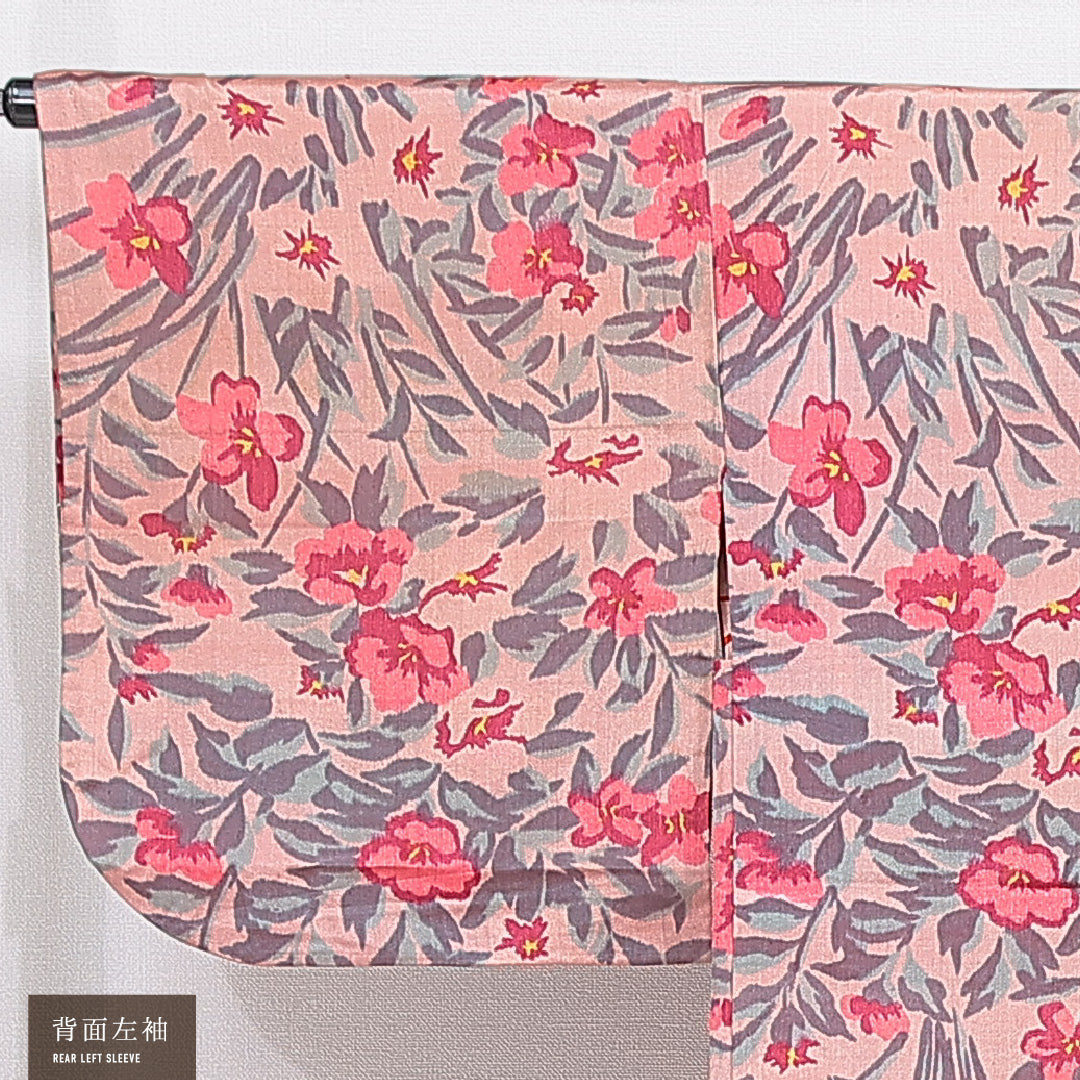 アンティーク 羽織（紬） 袷 身丈83cm 裄丈64cm 正絹 Bランク Mサイズ 紐あり 後染め 花柄 ピンク系 1217-16811