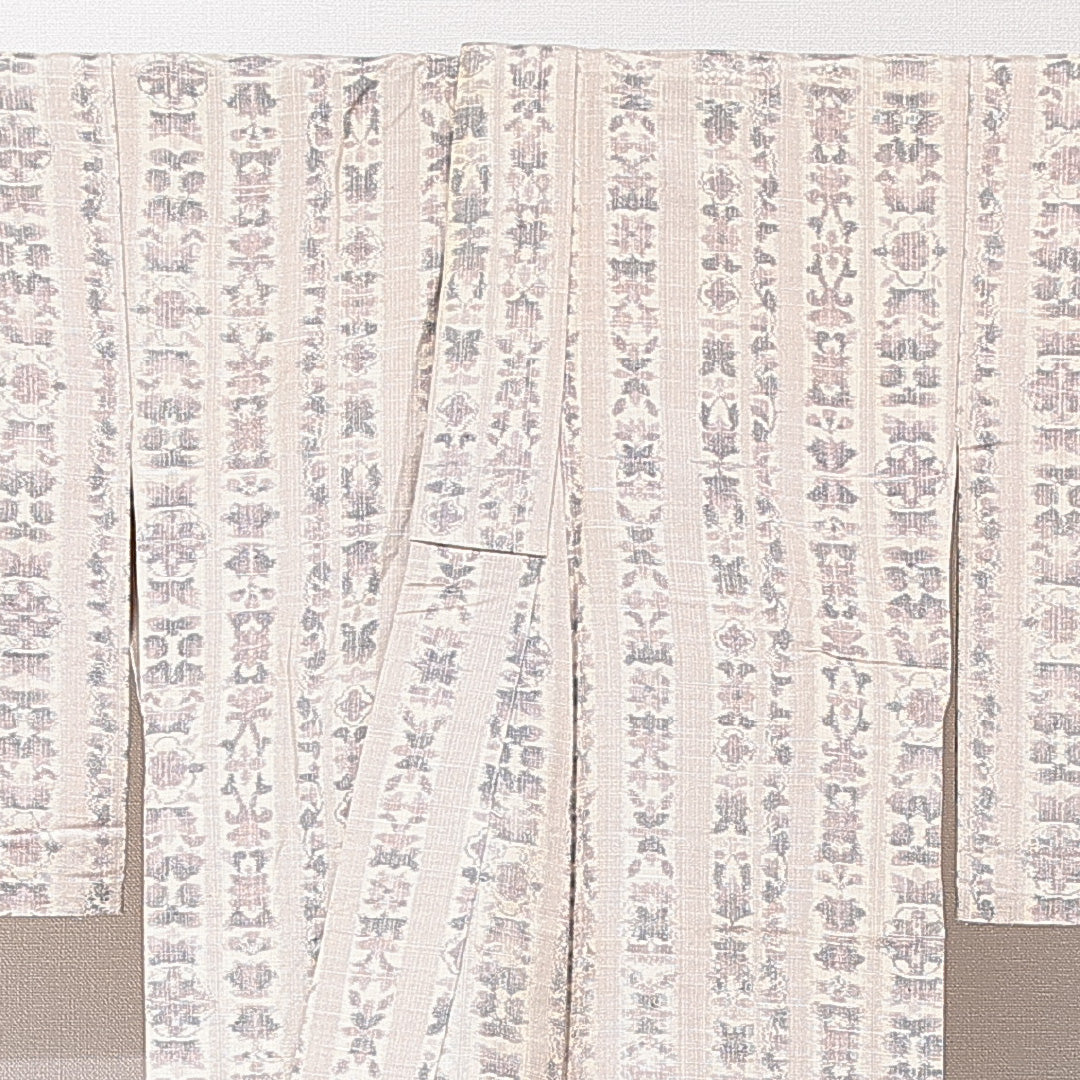 洗える着物 木綿の紬 単衣 身丈150cm 裄丈62cm 木綿 Sランク カジュアル バチ衿 Sサイズ 肩当て 縞 ベージュ系 PO 1223-15338