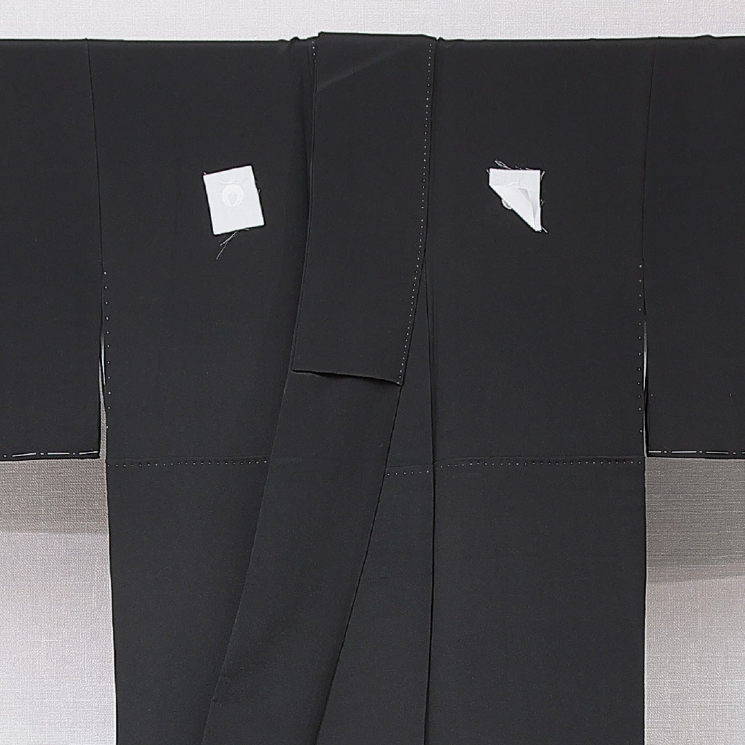新古品 黒留袖 袷 身丈156cm 裄丈62cm 五つ紋 下がり藤 フォーマル Nランク Mサイズ 正絹 比翼仕立て 広衿 尾長鳥 菊 松 落款 しつけ糸 1211-F0656