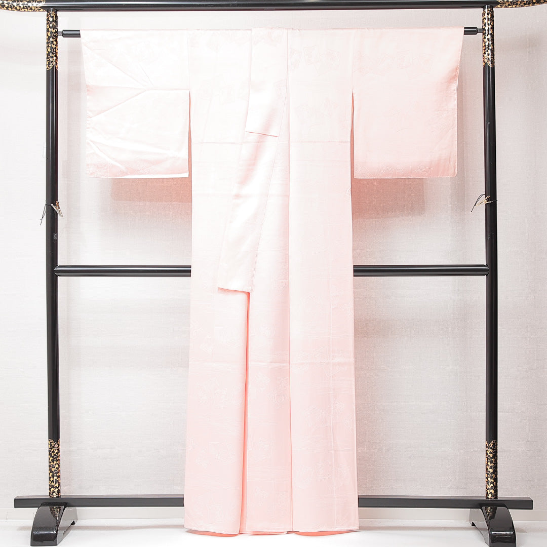 色無地 袷 身丈162cm 裄丈64cm 正絹 Aランク Lサイズ 広衿 インフォーマル 紋意匠 色紙 ピンク系 1214-15235