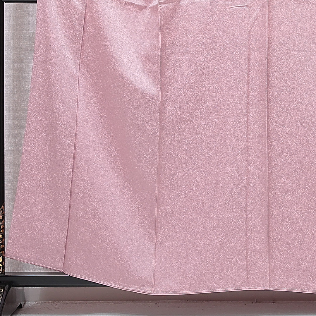 色無地 袷 身丈157cm 裄丈62cm 正絹 Sランク Mサイズ 広衿 一つ紋（丸に桔梗） セミフォーマル 紋意匠 抽象柄 無地 ピンク系 1214-15737