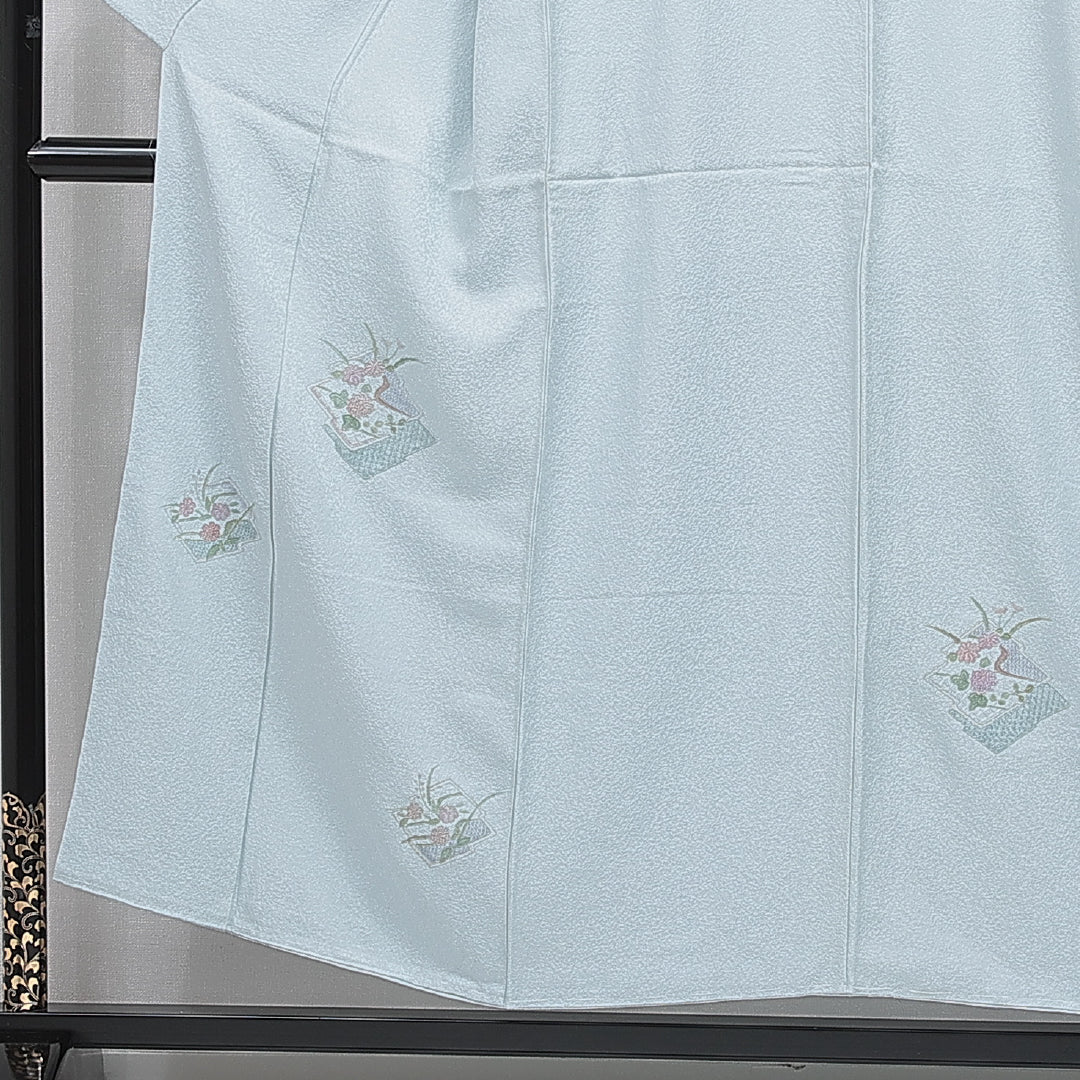 付下げ 袷 身丈150cm 裄丈62cm 正絹 Sランク 一つ紋 セミフォーマル 広衿 Sサイズ 刺繍 汕頭刺繍 松皮菱 花柄 水色系 M4 1218-15911