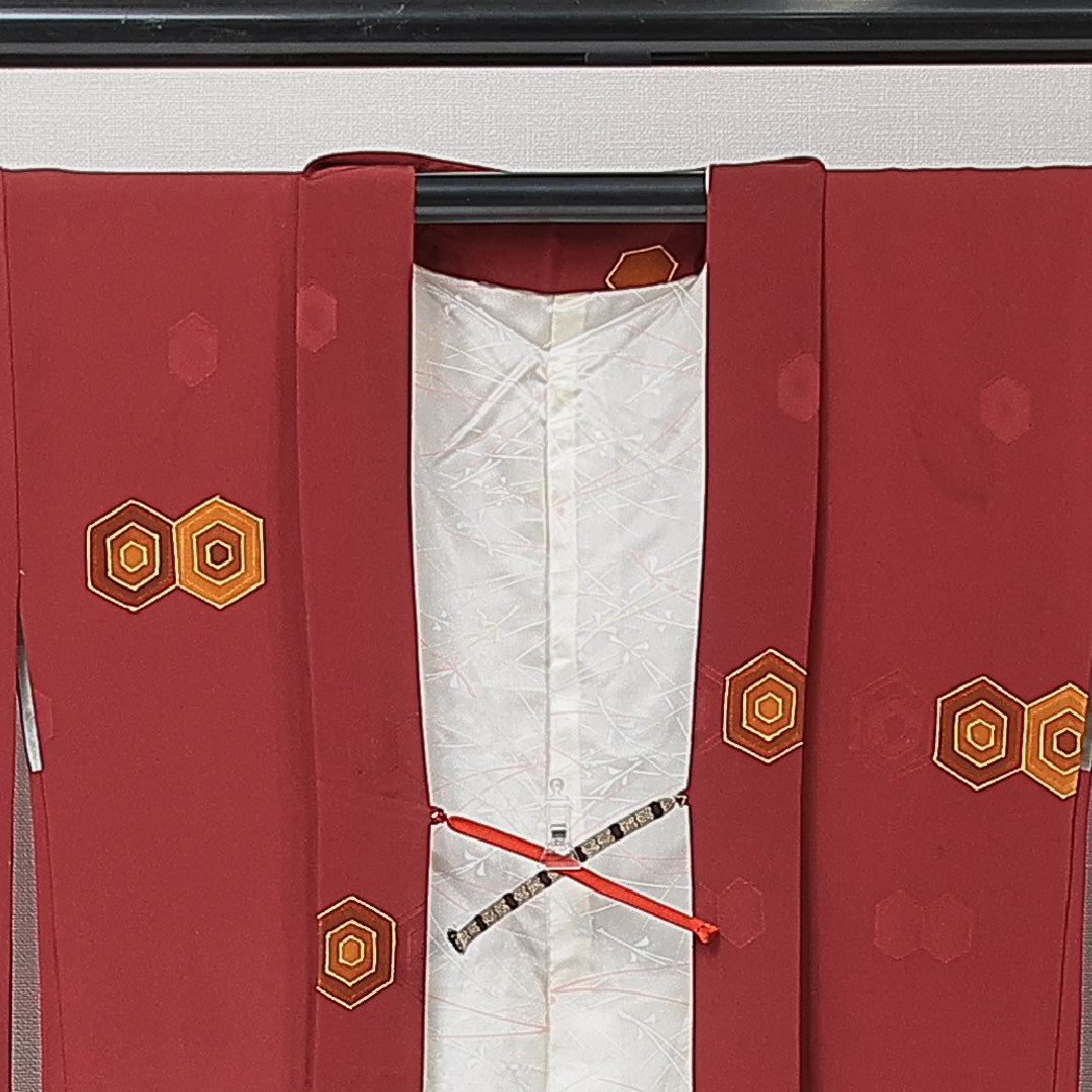 羽織 袷 身丈79cm 裄丈62cm 正絹 Sランク カジュアル Sサイズ 紐あり 亀甲 赤系 RP 1232-15273