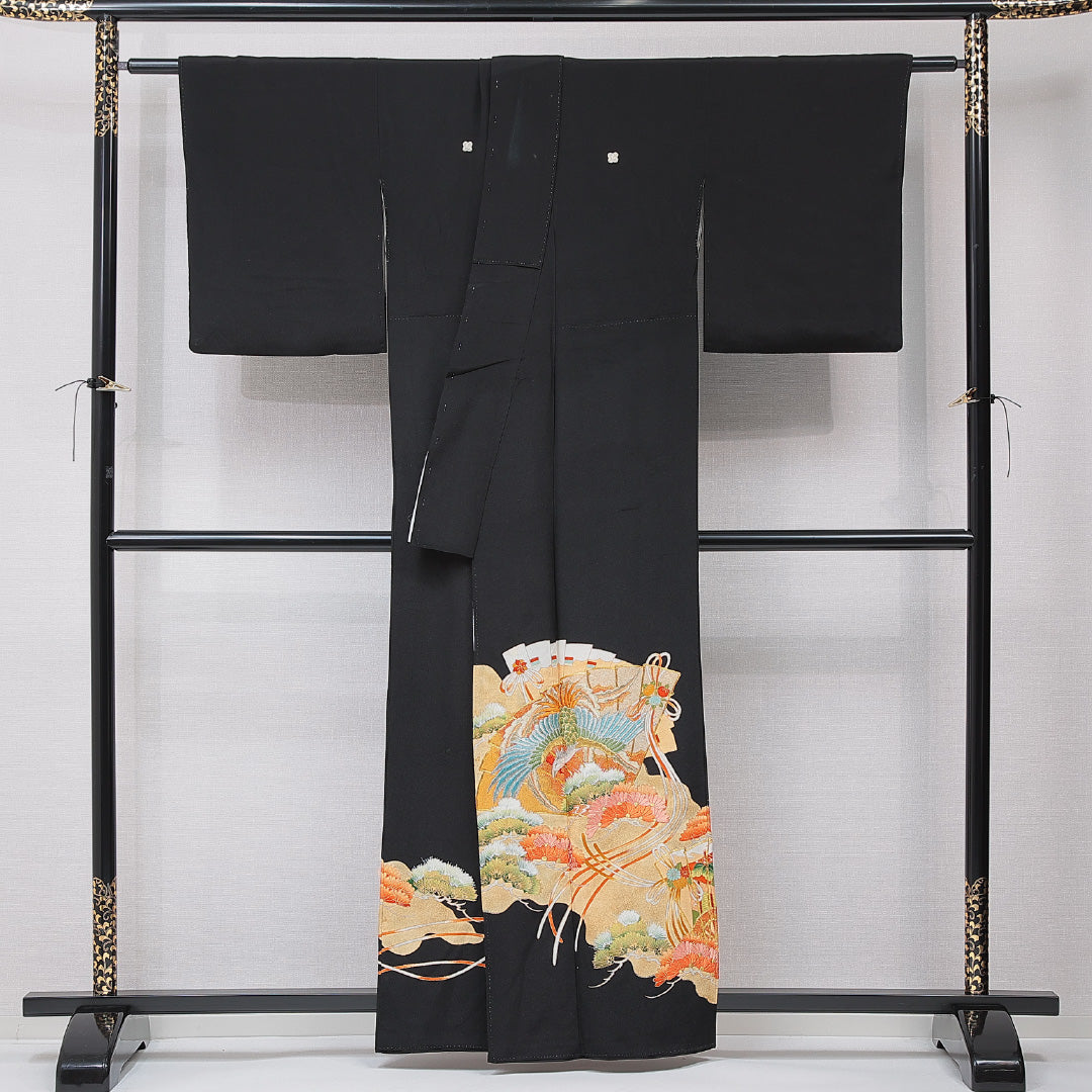 黒留袖 袷 身丈159cm 裄丈62cm 五つ紋 違い鷹の羽 フォーマル Aランク Mサイズ 正絹 比翼仕立て 広衿 鳥 扇 橘 刺繍 金駒刺繍 1211-F0691