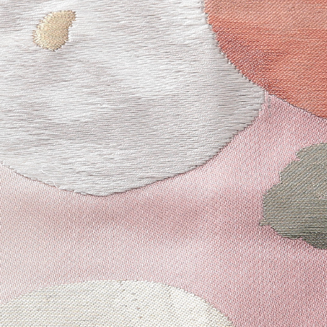 九寸名古屋帯 帯丈359cm 琳派 セミフォーマル 名古屋仕立て ポイント柄 Dランク 正絹 綴れ織 菊 ピンク系 グラデーション系 1224-03902