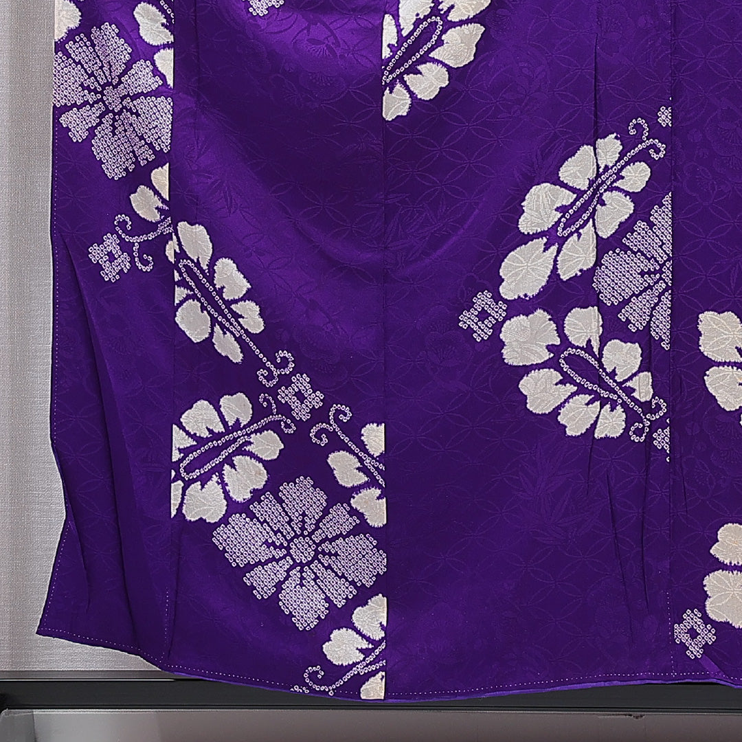 アンティーク 小紋 袷 身丈156cm 裄丈62cm 正絹 Bランク Mサイズ 広衿 一つ紋（剣片喰） 紋意匠 七宝 菊 紫系 1215-15519