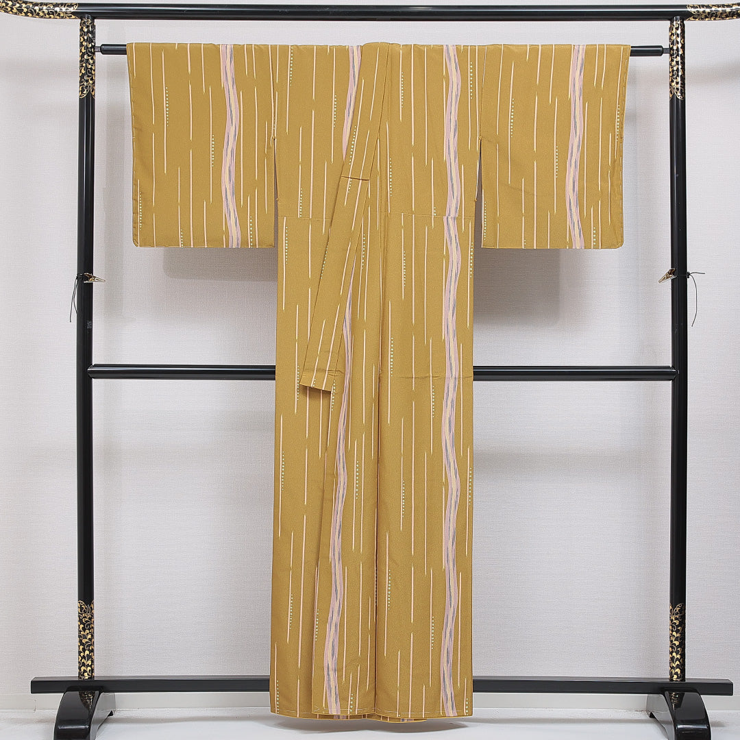 洗える着物 小紋 袷 身丈159cm 裄丈65cm ポリエステル Sランク インフォーマル バチ衿 Mサイズ 創作柄 黄系 RP 1221-16251