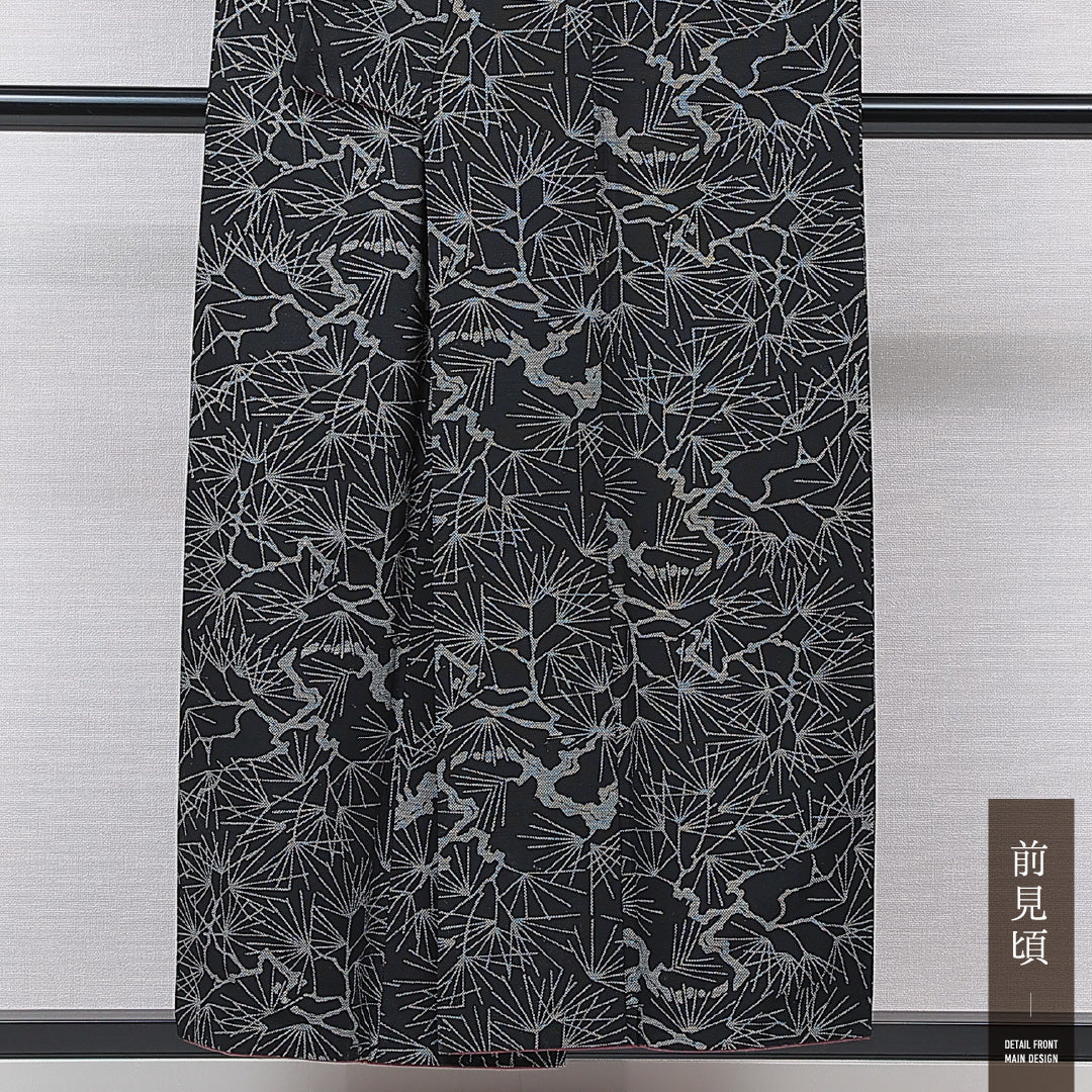 紬 袷 身丈152cm 裄丈60cm 正絹 Aランク カジュアル 広衿 Sサイズ 染め紬 松葉 黒系 RP 1223-15705