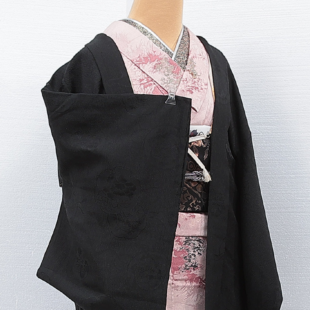 黒羽織 袷 身丈81cm 裄丈62cm 正絹 Aランク 一つ紋 (五三桐) 紋意匠 (雪輪) セミフォーマル Sサイズ 紐あり 無地 黒系 RP 1233-15303