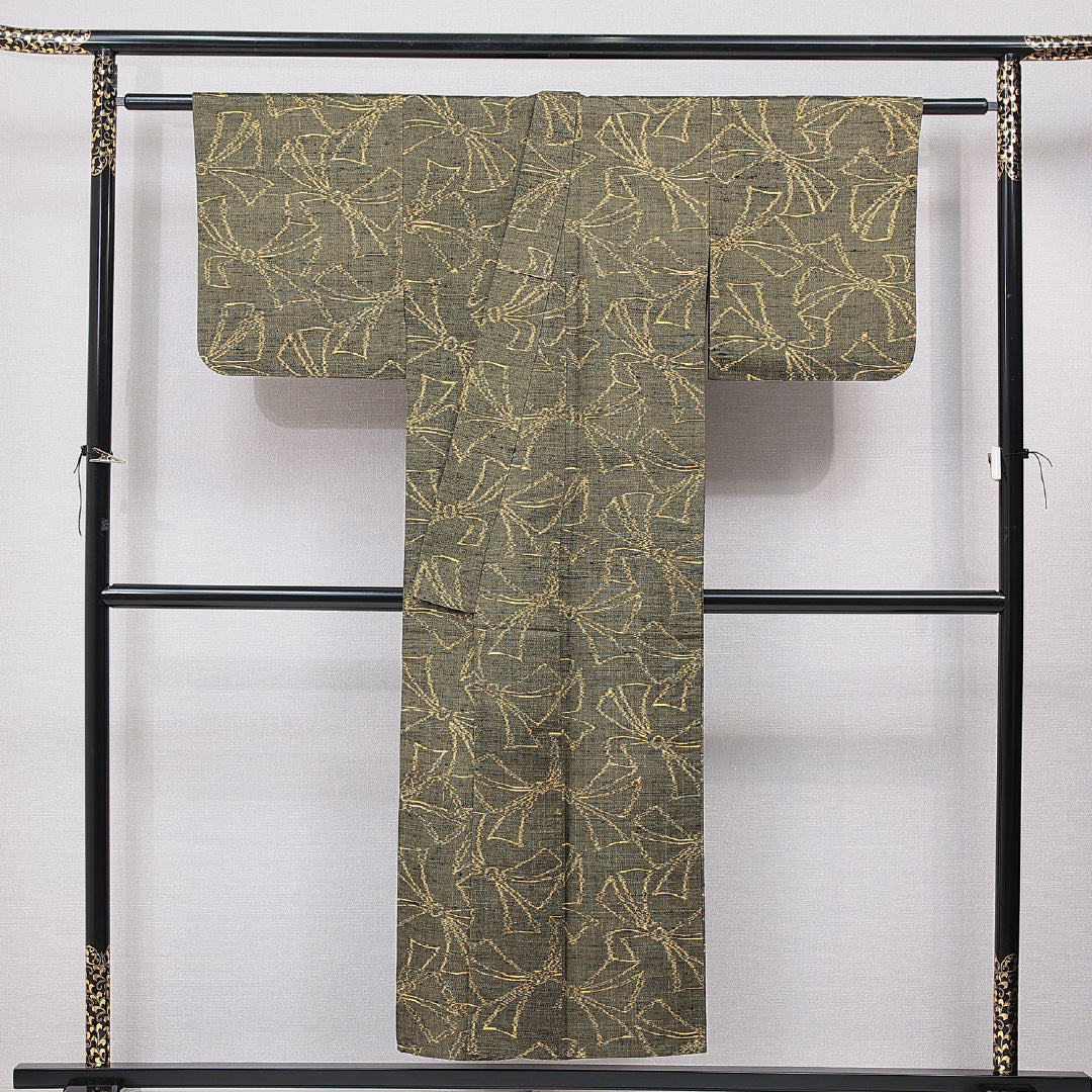 洗える着物 ウールの紬 単衣 身丈148cm 裄丈62cm ウール Sランク カジュアル 広衿 XSサイズ 束ね熨斗 グレー系 RP 1223-15582