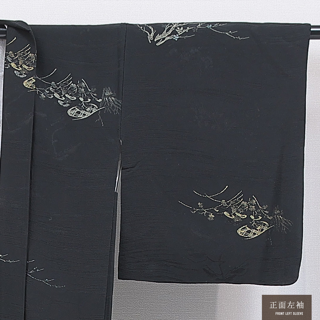 黒羽織 袷 身丈82cm 裄丈64cm 正絹 Aランク 一つ紋 (梅鉢) セミフォーマル Mサイズ 紐あり 風景柄 黒系 RP 1233-16826
