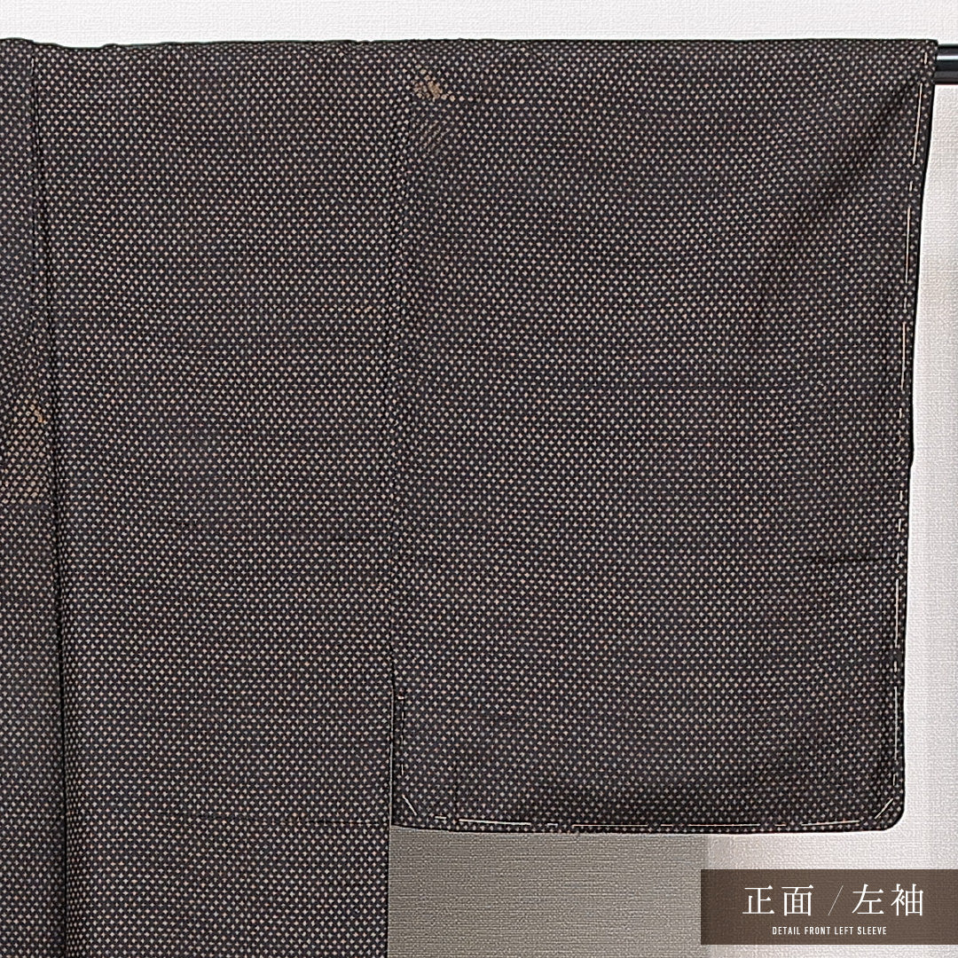 男着物 袷 身丈133cm 裄丈63cm 正絹 Sランク カジュアル 棒衿 XSサイズ 十字絣 茶系 RP 1224-15059