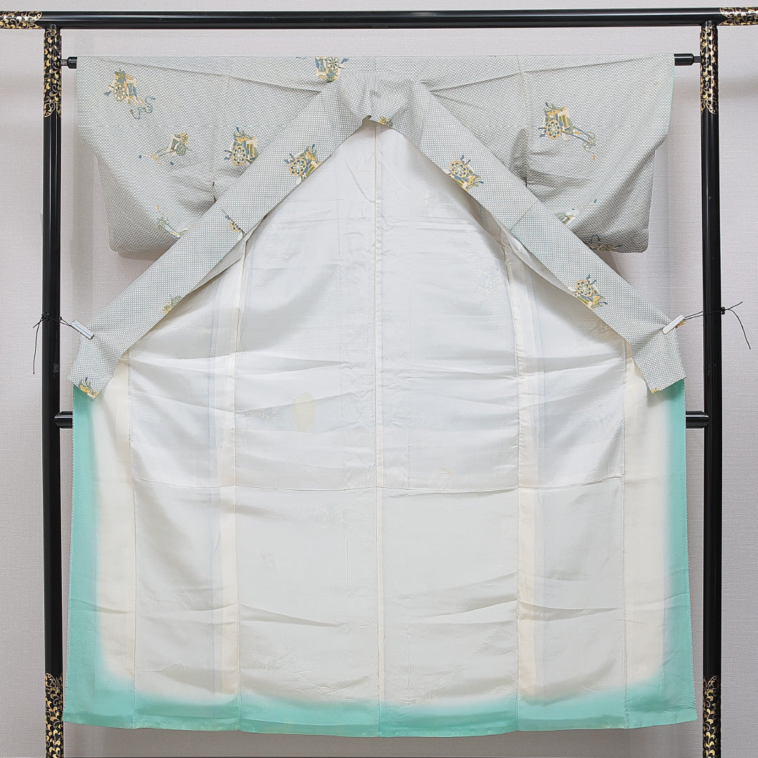 小紋 洗える着物 袷 身丈155cm 裄丈62cm ポリエステル Cランク Mサイズ 広衿 インフォーマル 御所車 亀甲 クリーム系 1215-16091