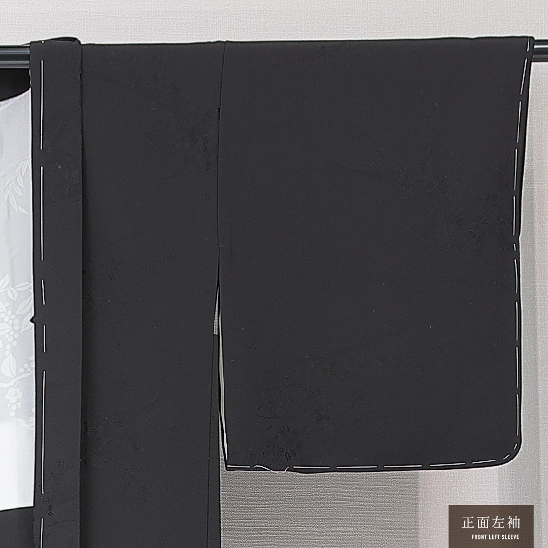 黒羽織 袷 身丈81cm 裄丈64cm 正絹 Sランク 一つ紋 (蔦) 紋意匠 (芝草と萩) セミフォーマル バチ衿 Mサイズ 無地 黒系 RP 1233-15171