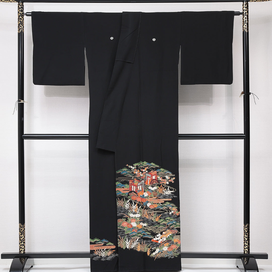 黒留袖 袷 身丈158cm 裄丈64cm 三つ紋 五三桐 フォーマル Sランク Mサイズ ポリエステル 洗える着物 比翼仕立て 広衿 御所車 菊 紅葉 1211-F0675