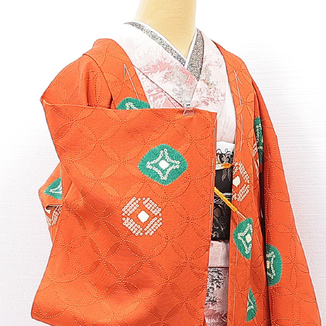 羽織 袷 身丈77cm 裄丈64cm 正絹 Sランク Mサイズ バチ衿 カジュアル 紐あり 鹿の子柄 七宝 朱系 1217-15138