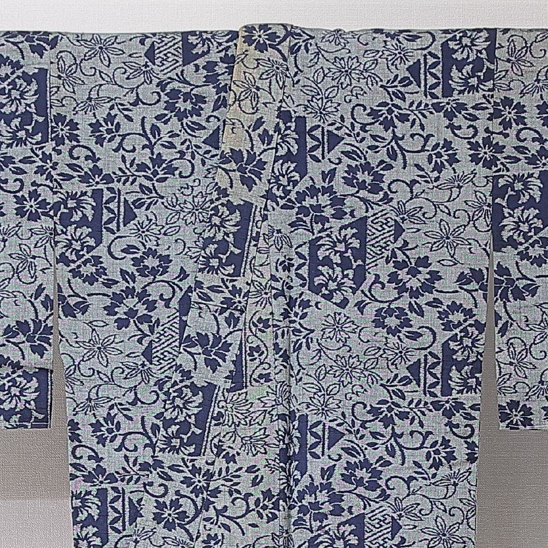 紬 単衣 身丈151cm 裄丈63cm 正絹 Cランク カジュアル バチ衿 Sサイズ 唐草 桜 グレー系 HP 1223-15190