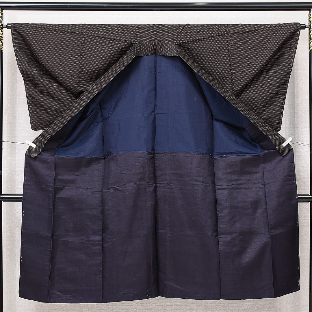 男着物 袷 身丈133cm 裄丈63cm 正絹 Sランク カジュアル 棒衿 XSサイズ 十字絣 茶系 RP 1224-15059