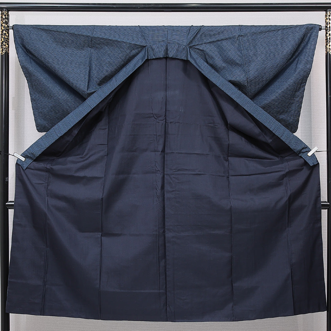 男着物 袷 身丈138cm 裄丈65cm 正絹 Sランク カジュアル 棒衿 Sサイズ 抽象柄 紺系 M4 1224-15761