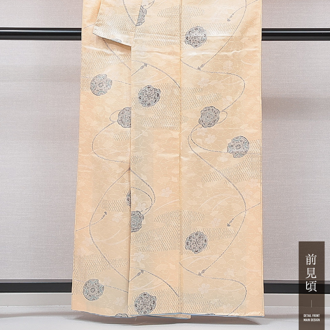 小紋 洗える着物 袷 身丈157cm 裄丈66cm ポリエステル Sランク Mサイズ 広衿 インフォーマル 鏡裏文 桜 クリーム系 1215-15792