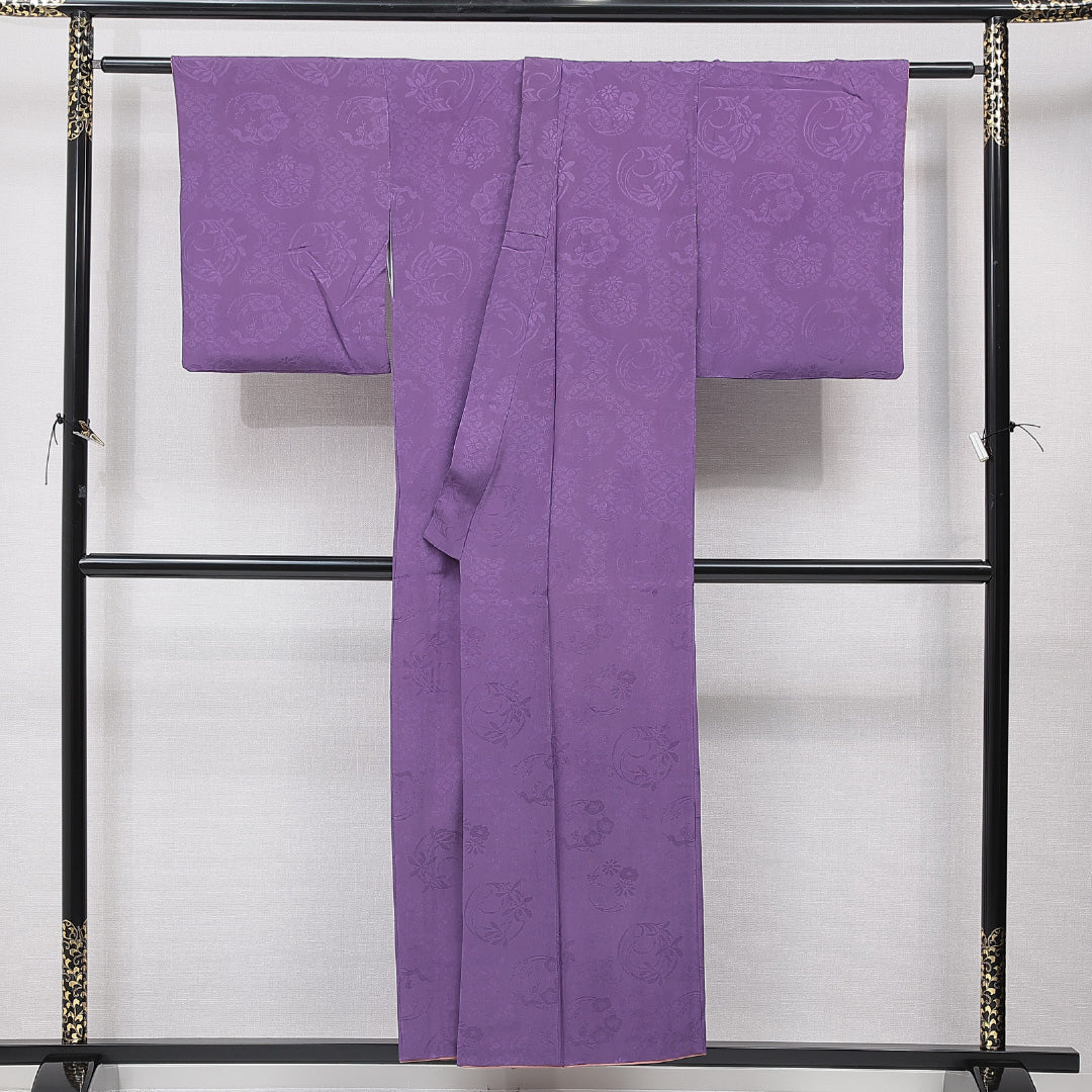 アンティーク 色無地 袷 身丈153cm 裄丈61cm 正絹 Aランク Sサイズ バチ衿 蜀江 菊 紫系 1214-15663