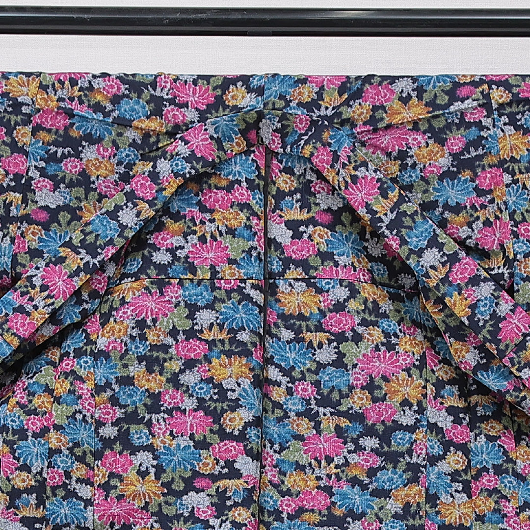 洗える着物 ウールの紬 単衣 身丈150cm 裄丈62cm ウール Sランク カジュアル バチ衿 Sサイズ 菊 多色系 RP 1223-15725