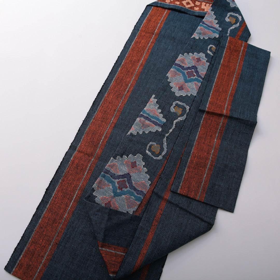 八寸名古屋帯（紬） 帯丈340cm カジュアル 名古屋仕立て 六通 帯芯なし Sランク 正絹 創作柄 紺系 1224-03495