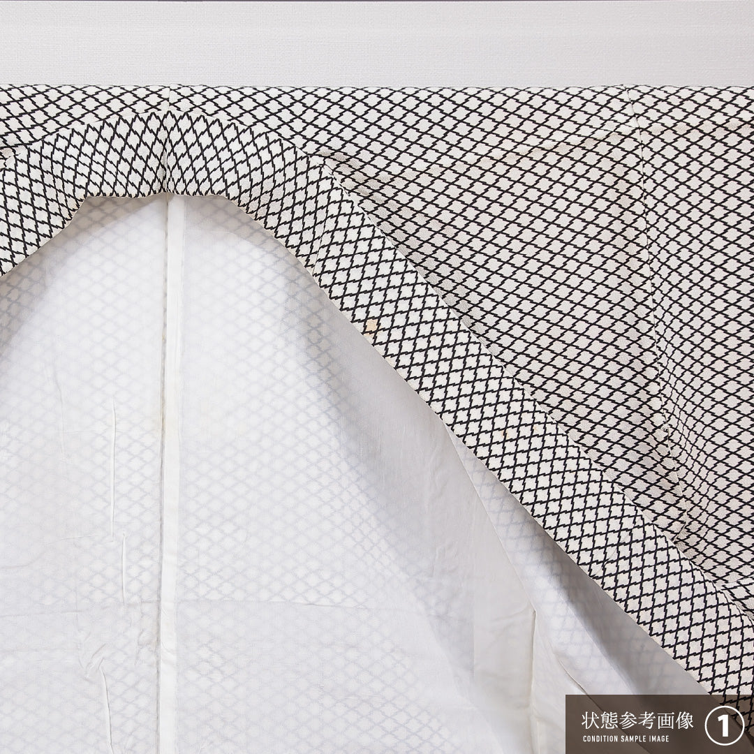 小紋 洗える着物 袷 身丈158cm 裄丈64cm ポリエステル Bランク Mサイズ バチ衿 インフォーマル 松皮菱 黒系 白系 1215-15807