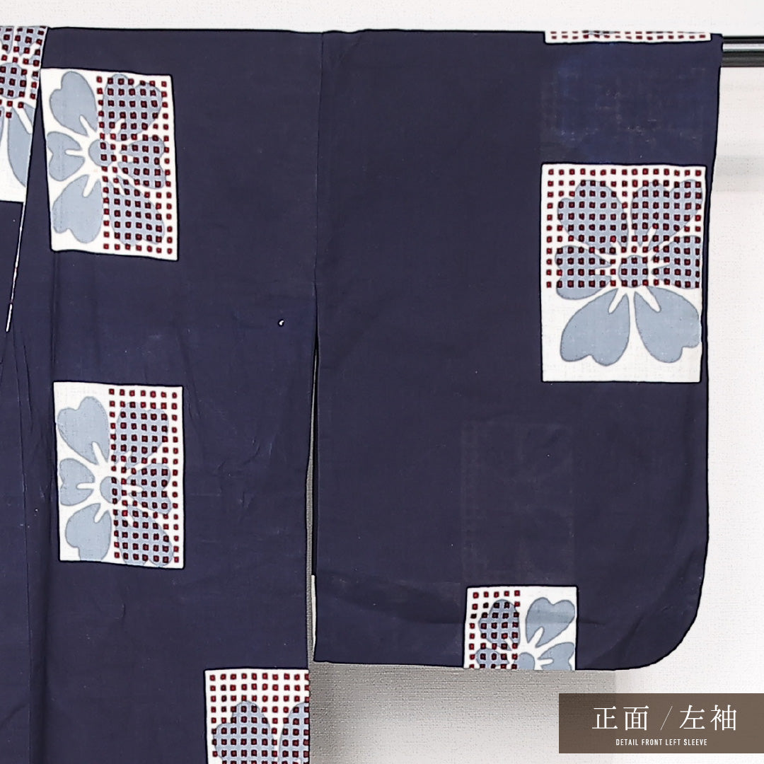 アンティーク 木綿の浴衣 夏物 洗える着物 夏物 身丈153cm 裄丈62cm 木綿 Aランク Sサイズ バチ衿 居敷当て 肩当て 花柄 紺系 1218-13184
