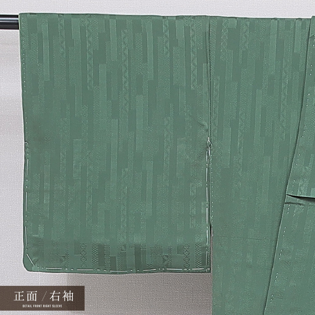 色無地 袷 身丈154cm 裄丈62cm 正絹 Sランク 一つ紋 (丸に違い鷹の羽) 紋意匠 (幾何学) セミフォーマル 広衿 Sサイズ 緑系 RP 1219-16734