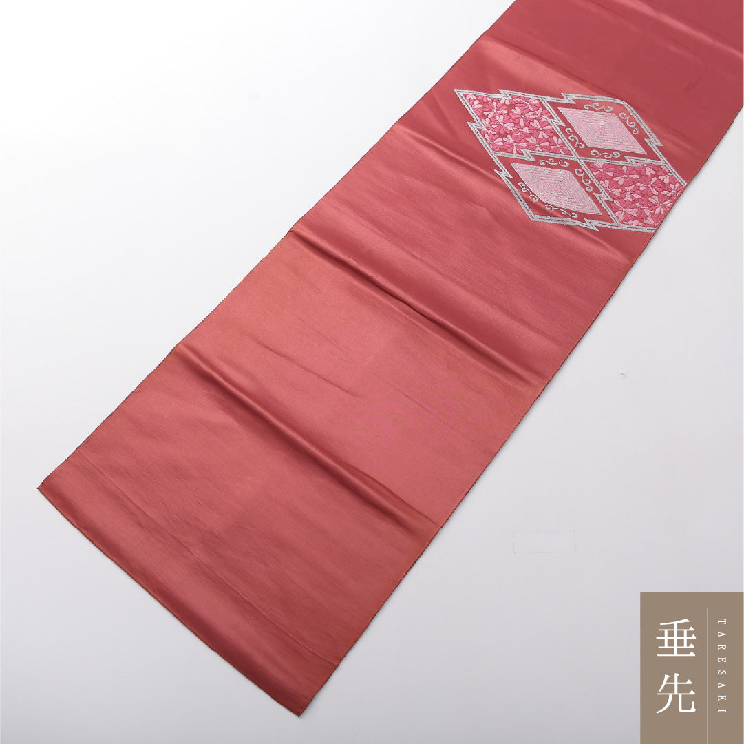 八寸名古屋帯 帯丈336cm セミフォーマル 松葉仕立て ポイント柄 Cランク 正絹 松皮菱 赤系 ピンク系 1224-03692