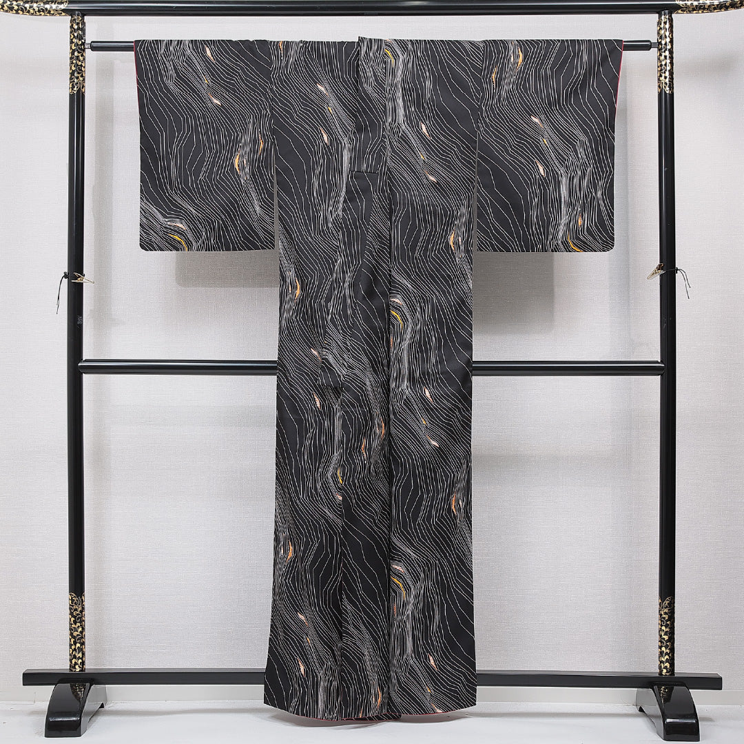 小紋 洗える着物 袷 身丈158cm 裄丈63cm ポリエステル Aランク Mサイズ バチ衿 インフォーマル 創作柄 黒系 1215-15803