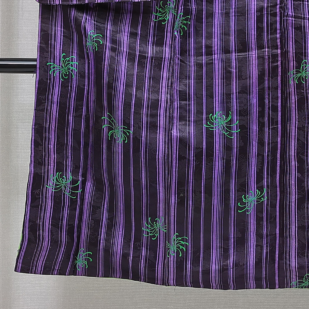 アンティーク 付下げ 袷 身丈137cm 裄丈61cm 正絹 Dランク XSサイズ バチ衿 三つ紋（丸に太九枚笹） 縞 黒系 1261-16743