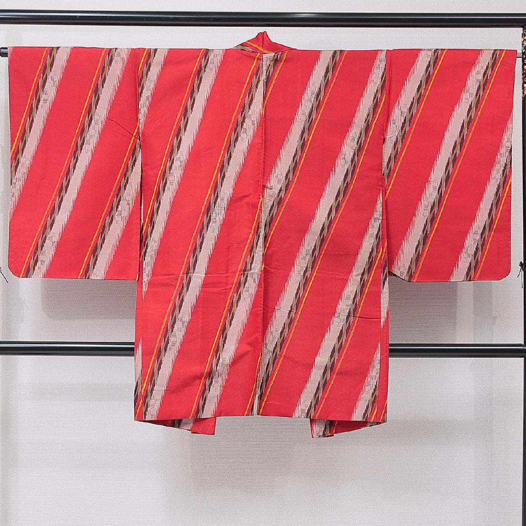 アンティーク 羽織 (銘仙) 袷 身丈97cm 裄丈65cm 正絹 Aランク Mサイズ 紐あり 創作柄 赤系 RP 1232-16772