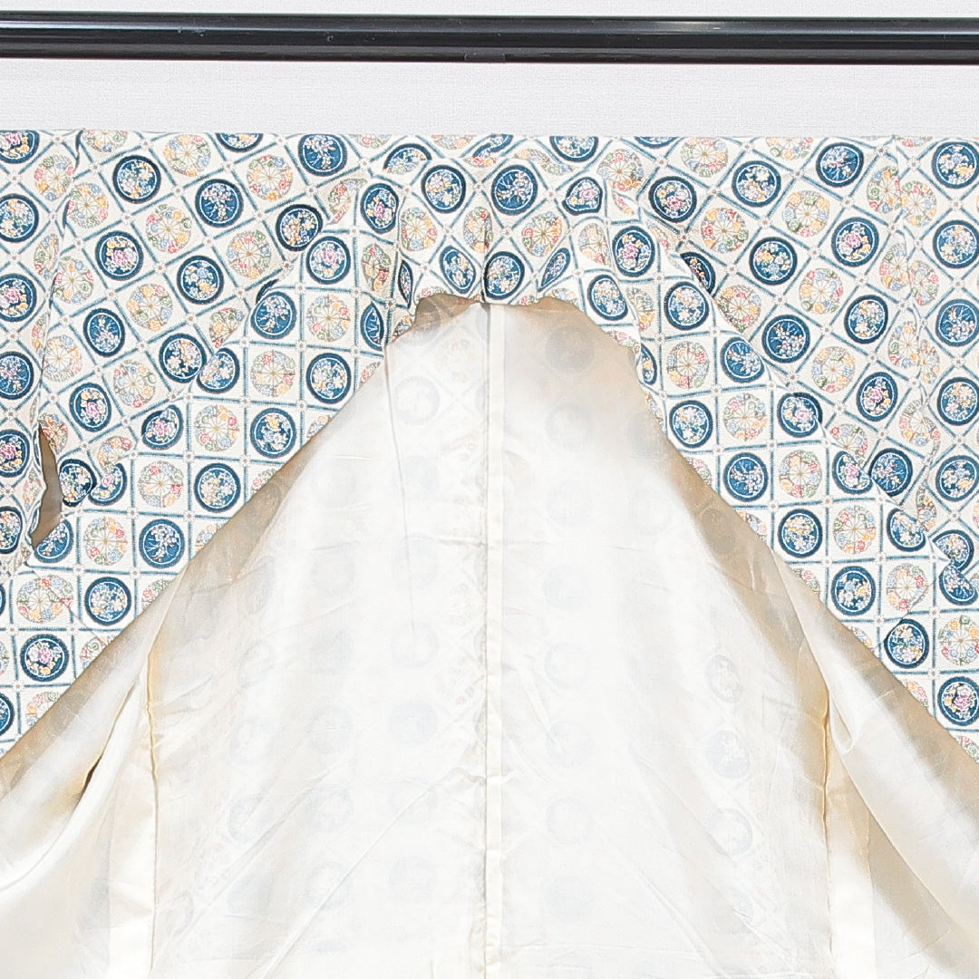 小紋 袷 身丈151cm 裄丈65cm 正絹 Aランク Sサイズ 広衿 インフォーマル ちりめん 格天井文 唐華 クリーム系 1215-16664