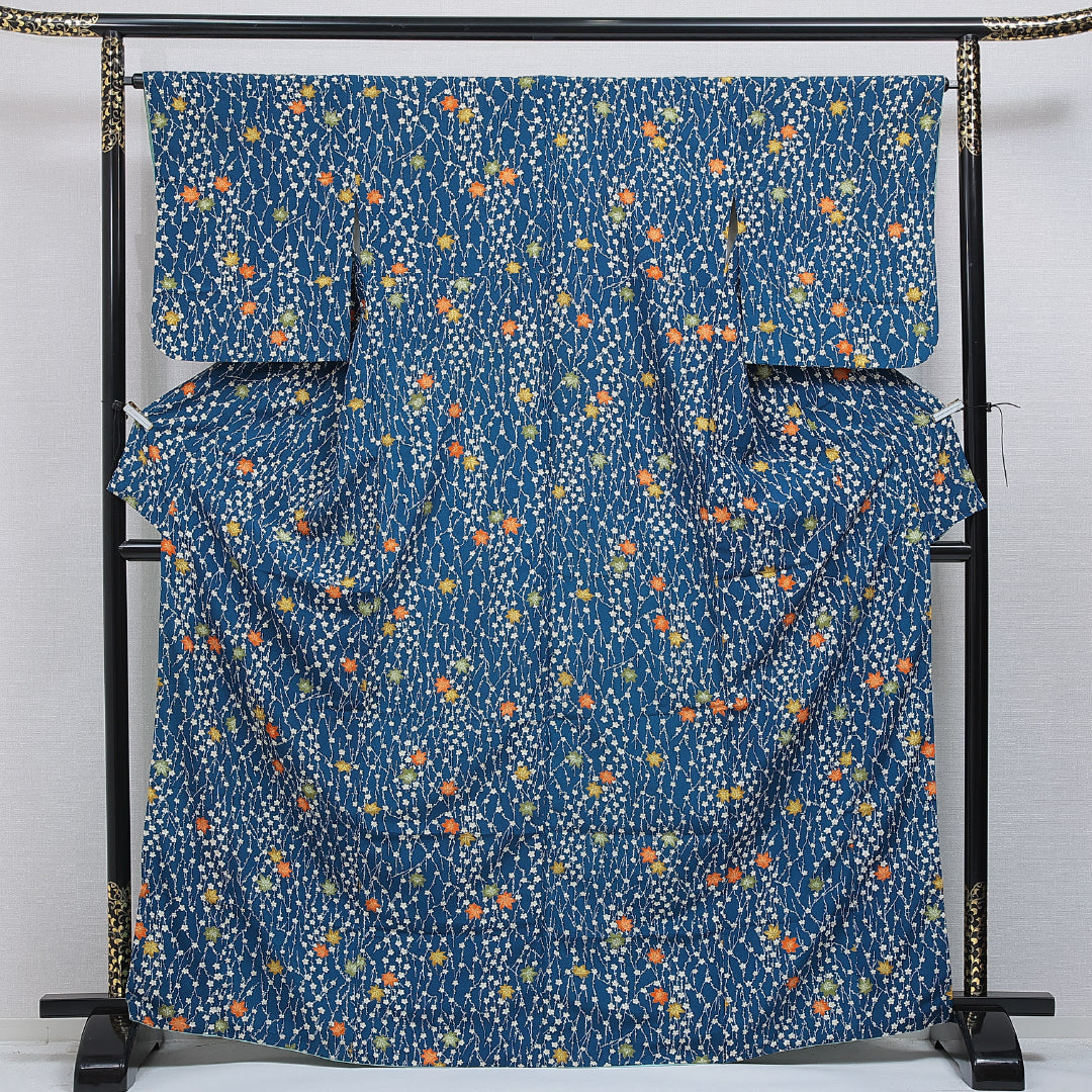 89.  小紋　正絹　身丈156裄丈62袖丈52適用身150〜165 小紋 身丈160.5cm 裄丈64cm M 袷 花鳥 波 紋意匠 灰色 正絹 名品｜中古