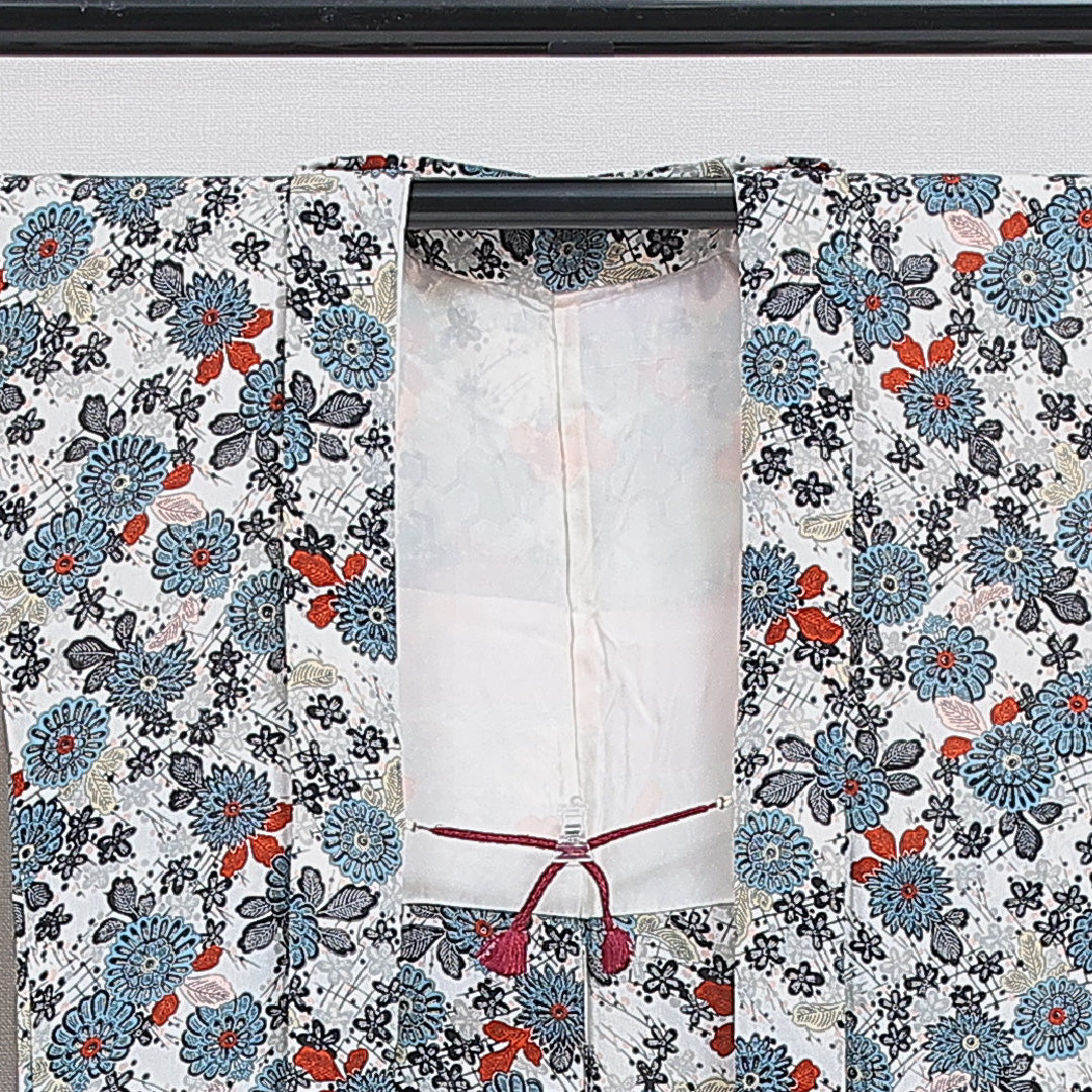 羽織 袷 身丈89cm 裄丈63cm 正絹 Bランク Sサイズ カジュアル 紐あり 菊 白系 多色系 1217-16157