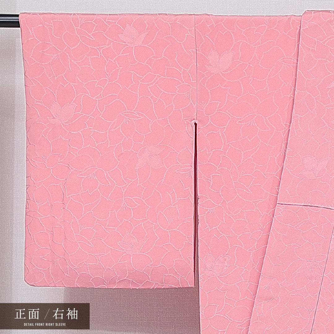 色無地 袷 身丈160cm 裄丈63cm 正絹 Aランク 一つ紋 (五三桐) 紋意匠 (花柄) セミフォーマル 広衿 Lサイズ 織り出し ピンク系 RP 1219-15779