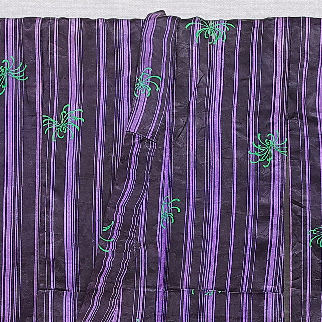 アンティーク 付下げ 袷 身丈137cm 裄丈61cm 正絹 Dランク XSサイズ バチ衿 三つ紋（丸に太九枚笹） 縞 黒系 1261-16743