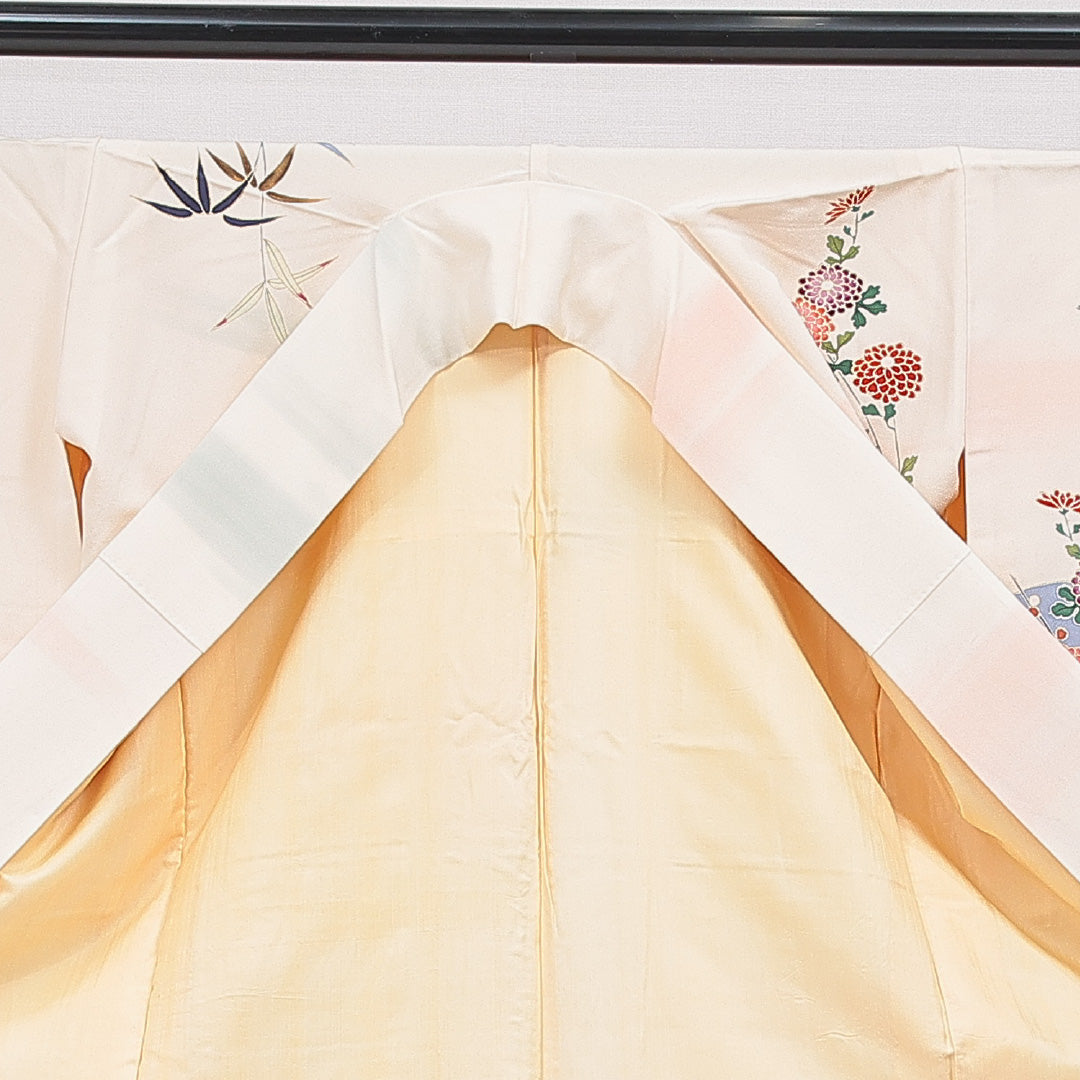 付下げ 袷 身丈156cm 裄丈62cm 正絹 Cランク Mサイズ 広衿 インフォーマル ちりめん 流水 菊 クリーム系 1261-16666