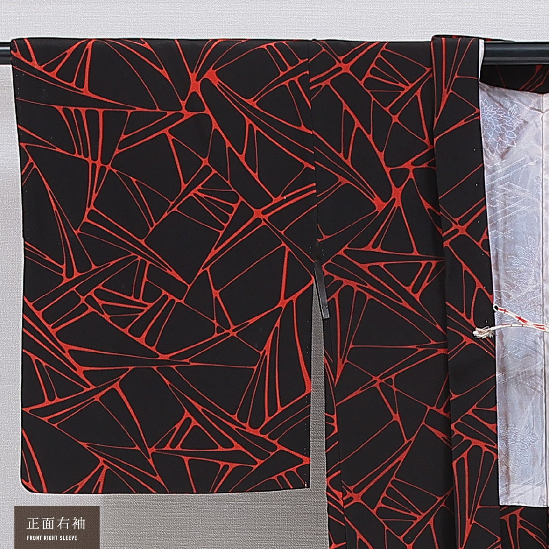 羽織 袷 身丈74cm 裄丈63cm 正絹 Bランク Sサイズ カジュアル 紐あり ちりめん 抽象柄 黒系 1217-16158
