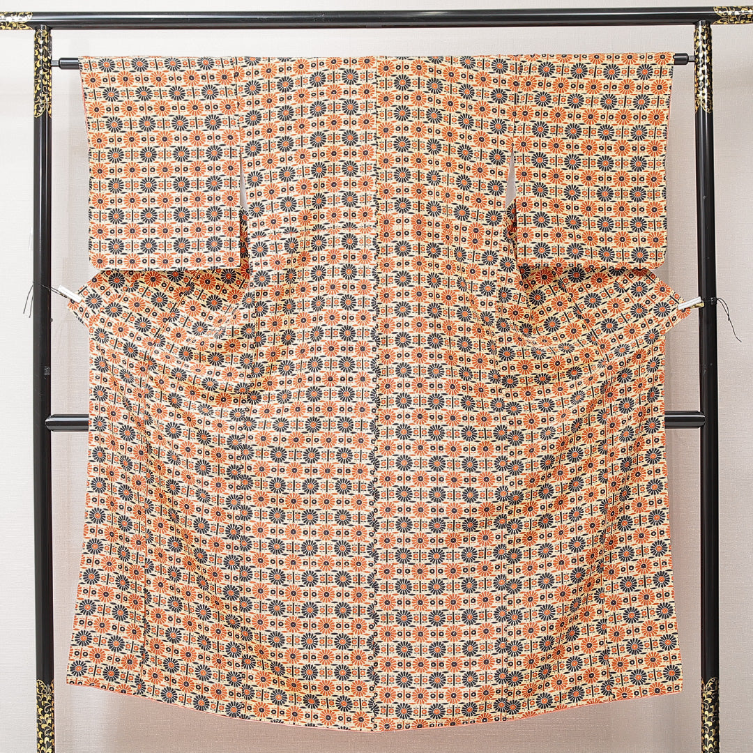 小紋 袷 身丈148cm 裄丈62cm 正絹 Sランク XSサイズ バチ衿 インフォーマル 菊 ベージュ系 1215-15231