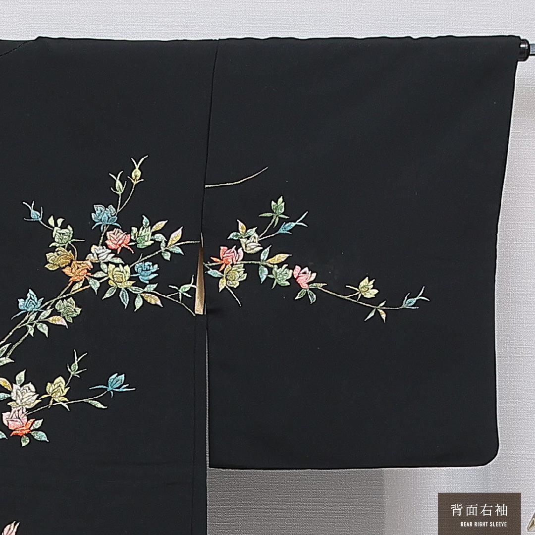 黒羽織 袷 身丈82cm 裄丈65cm 正絹 Aランク Mサイズ インフォーマル 紐あり 薔薇 絵羽羽織 蘇州刺繍 黒系 1217-16155