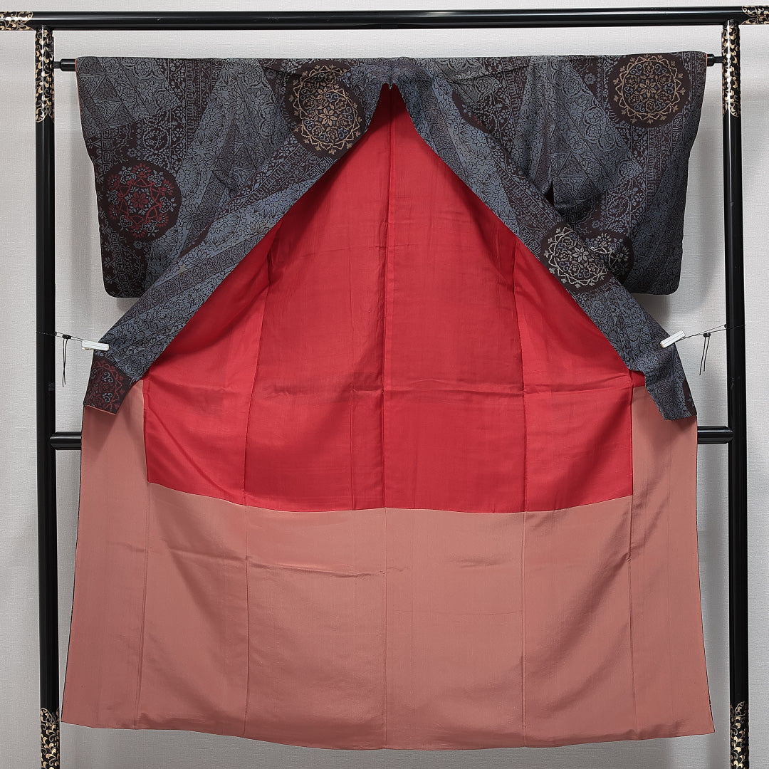 アンティーク 紬 袷 身丈148cm 裄丈63cm 正絹 Aランク XSサイズ 広衿 鏡裏文 グレー系 青系 1216-14724