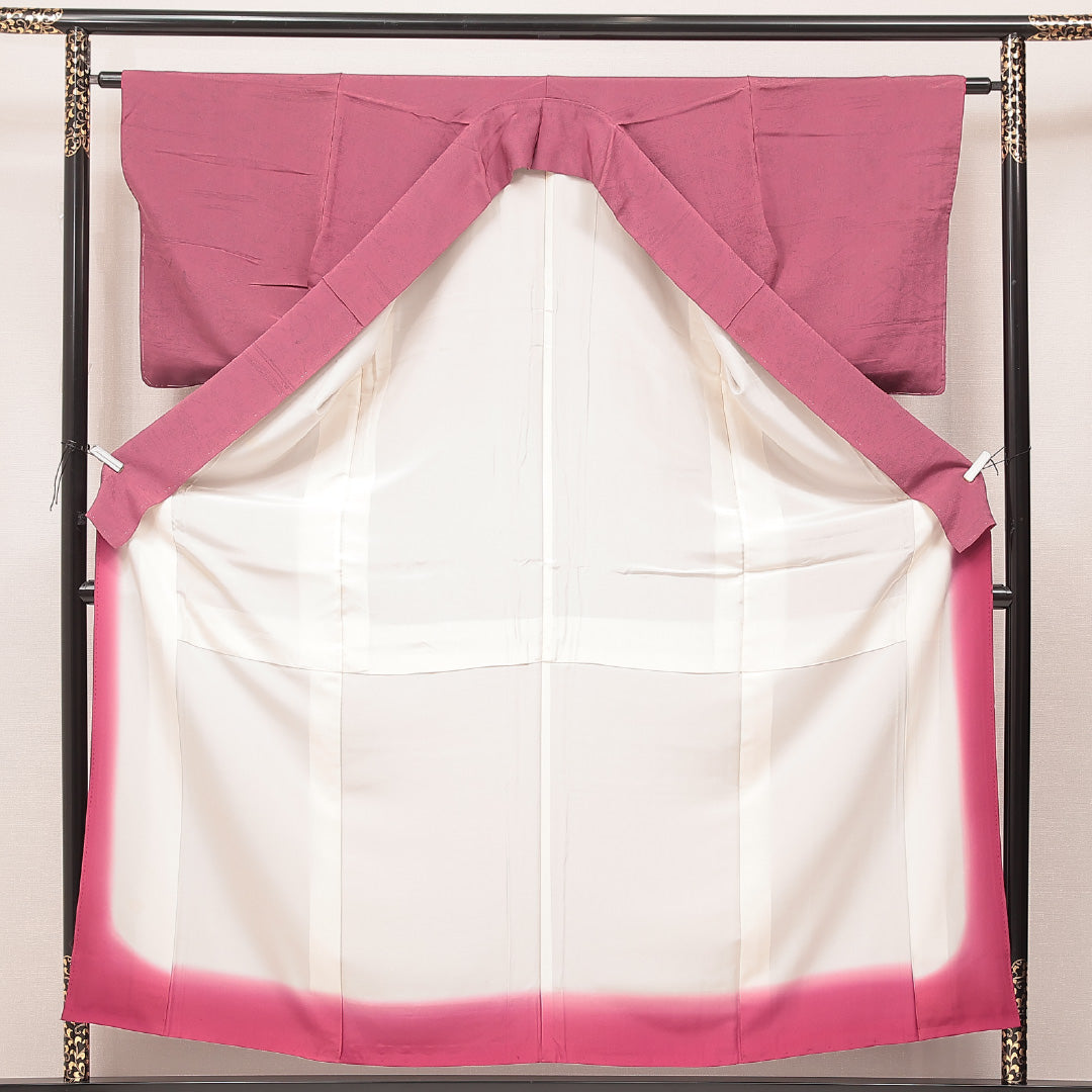 色無地 洗える着物 袷 身丈157cm 裄丈62cm ポリエステル Aランク Mサイズ 広衿 インフォーマル 紋意匠 平安絵巻 ピンク系 1214-16915